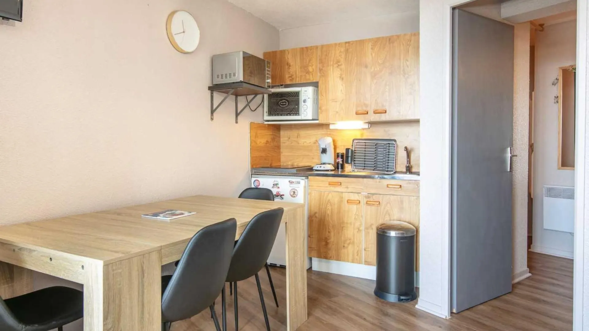 Apartment Les Marmottes By Interhome Chamrousse